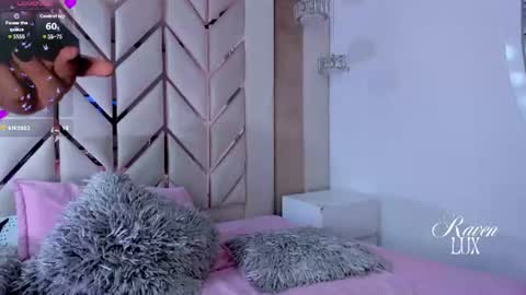 Snapshot of raven_luxx chatting on 06-11-26, 02:53 RAVEN online show from 06-11-26, 02:53