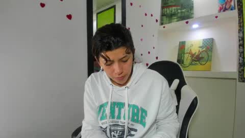 Snapshot of raven_rouge chatting on 05-17-26, 11:50 gata online show from 05-17-26, 11:50