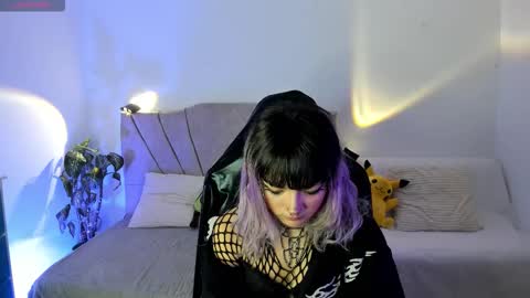 ravencollen online show from 11-06-25, 01:45