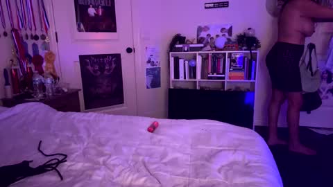 Raven online show from 11-25-25, 03:17