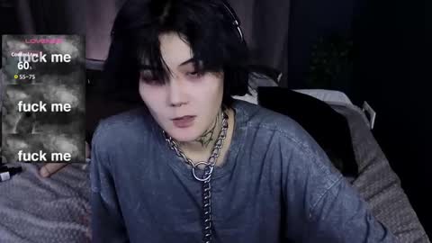 Snapshot of ravens_nest_ chatting on 10-08-25, 04:26 Raven online show from 10-08-25, 04:26