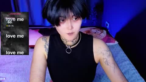 Snapshot of ravens_nest_ chatting on 10-15-25, 04:18 Raven online show from 10-15-25, 04:18