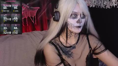 Snapshot of ravens_nest_ chatting on 10-29-25, 12:07 Raven online show from 10-29-25, 12:07