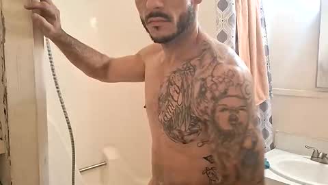 Snapshot of ravenwings5235 chatting on 10-22-25, 01:00 ravenwings5235 online show from 10-22-25, 01:00