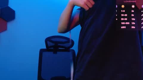 Snapshot of ravine_doleg chatting on 10-15-25, 12:44 Alex Nash online show from 10-15-25, 12:44