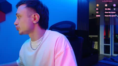 Snapshot of ravine_doleg chatting on 10-17-25, 12:58 Alex Nash online show from 10-17-25, 12:58