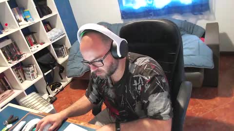 ravingr3d3 online show from 04-21-26, 08:20