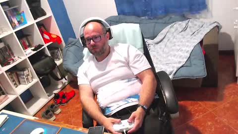 ravingr3d3 online show from 05-12-26, 08:50