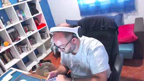 ravingr3d3 online show from 06-08-26, 01:11