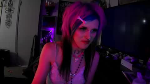 Snapshot of ravynstar13 chatting on 09-29-25, 06:40 ravynstar13 online show from 09-29-25, 06:40