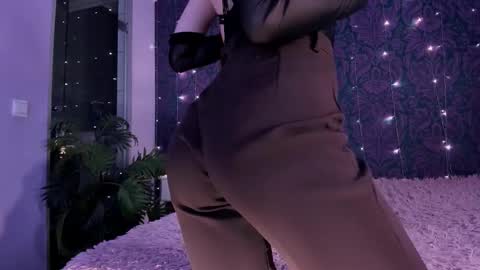 Snapshot of rawdare chatting on 09-14-25, 07:29 Lillian online show from 09-14-25, 07:29