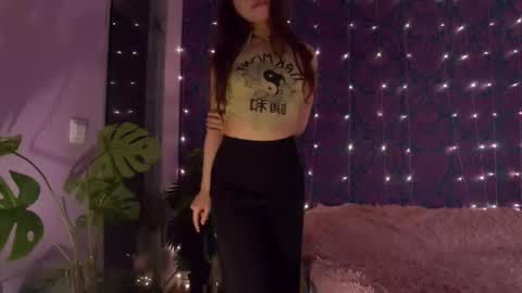 Snapshot of rawdare chatting on 10-05-25, 10:13 Lillian online show from 10-05-25, 10:13