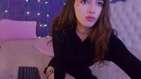 Snapshot of rawdare chatting on 11-01-25, 04:31 Lillian online show from 11-01-25, 04:31