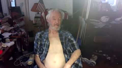 Snapshot of ray1776ray chatting on 09-17-25, 11:39 ray1776ray online show from 09-17-25, 11:39