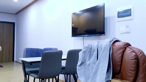 Ray-Ray online show from 01-19-26, 03:05