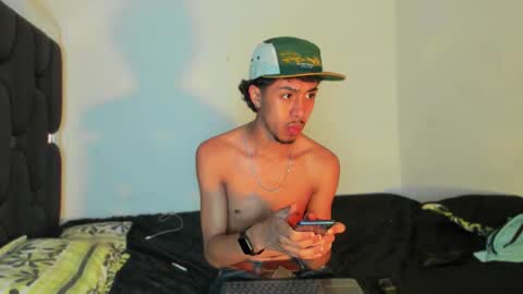 Snapshot of raydevil_ chatting on 01-08-26, 09:00 Rayn online show from 01-08-26, 09:00