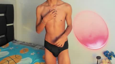 Snapshot of raydevil_ chatting on 02-01-26, 07:45 Rayn online show from 02-01-26, 07:45