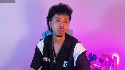 Snapshot of raydevil_ chatting on 02-17-26, 06:43 Rayn online show from 02-17-26, 06:43