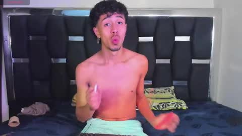 Snapshot of raydevil_ chatting on 02-27-26, 10:32 Rayn online show from 02-27-26, 10:32