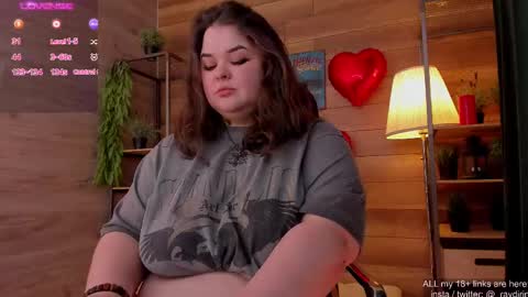 Snapshot of raydirin chatting on 03-08-25, 02:08 Ray online show from 03-08-25, 02:08