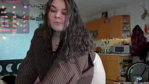 Snapshot of raydirin chatting on 09-24-25, 11:57 Ray online show from 09-24-25, 11:57