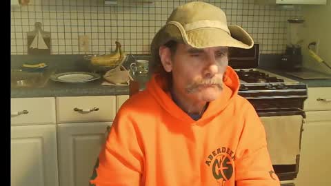 Ray online show from 10-28-25, 08:22