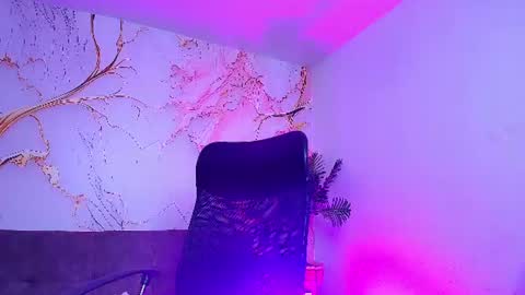 raylin_escobar online show from 06-17-26, 01:08