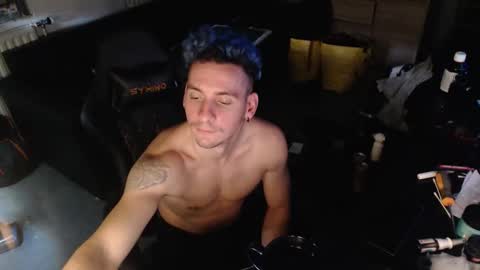 Rayzel online show from 12-15-25, 05:17