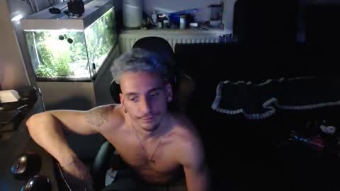 Rayzel online show from 01-13-26, 05:51