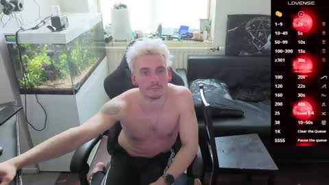 Rayzel online show from 04-08-26, 11:43