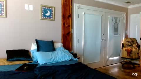 Snapshot of ready4aride2day chatting on 09-08-25, 05:56 ready4aride2day online show from 09-08-25, 05:56