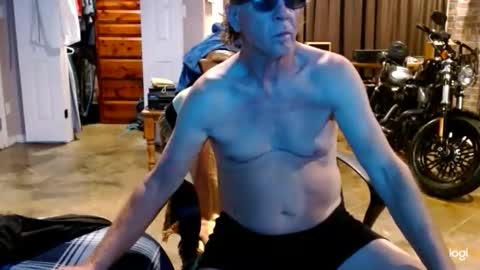 Snapshot of ready4aride2day chatting on 11-23-25, 01:16 ready4aride2day online show from 11-23-25, 01:16