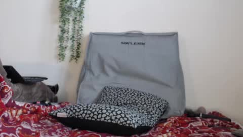 Fannie online show from 02-24-25, 04:15