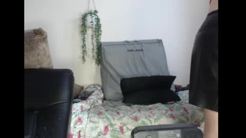 Fannie online show from 11-30-25, 05:28