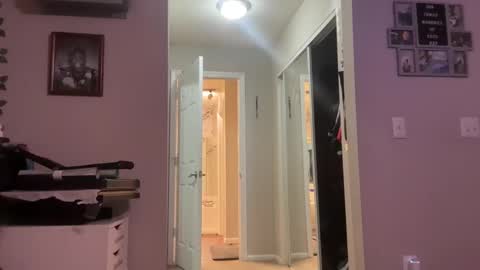 Preston  Stella online show from 02-05-25, 08:21