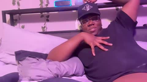 Preston  Stella online show from 02-05-25, 11:23