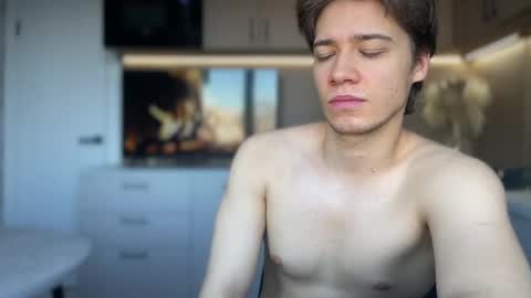 Snapshot of realsupermichael chatting on 02-20-25, 12:36 AliceEve online show from 02-20-25, 12:36