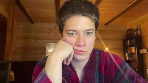 Snapshot of realsupermichael chatting on 10-18-25, 07:03 AliceEve online show from 10-18-25, 07:03