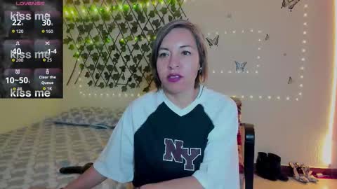 Snapshot of rebbeca09 chatting on 09-11-25, 10:37 Rebbeca online show from 09-11-25, 10:37