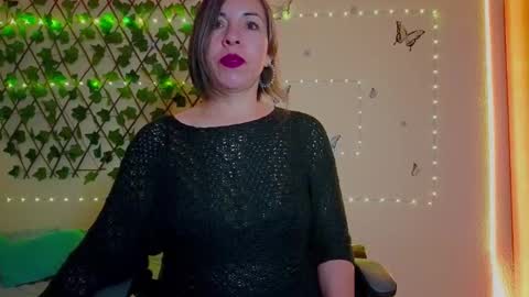 Snapshot of rebbeca09 chatting on 10-16-25, 10:27 Rebbeca online show from 10-16-25, 10:27