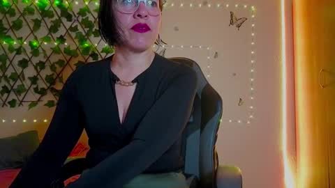 Snapshot of rebbeca09 chatting on 10-31-25, 10:05 Rebbeca online show from 10-31-25, 10:05