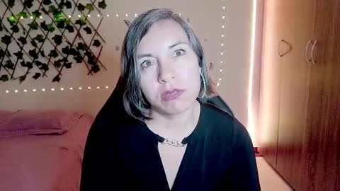 Snapshot of rebbeca09 chatting on 11-18-25, 06:12 Rebbeca online show from 11-18-25, 06:12