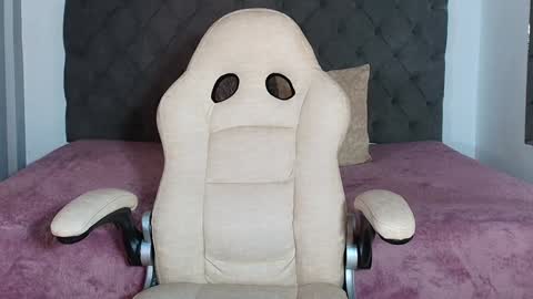 I invite you to my birthday on November 3th  online show from 01-10-25, 03:39