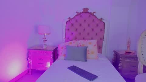 Rebeca Whatsson online show from 11-21-25, 11:42