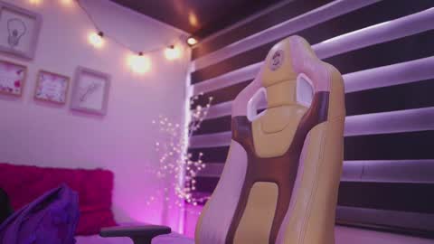 Rebeca  online show from 11-24-25, 01:11