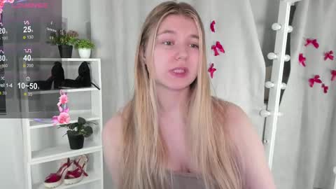 Snapshot of rebecca_____ chatting on 02-25-25, 09:35 rebecca_____ online show from 02-25-25, 09:35