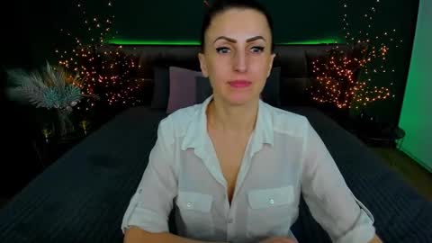 Snapshot of rebecca_diamonds chatting on 02-05-25, 12:38 rebecca_diamonds online show from 02-05-25, 12:38