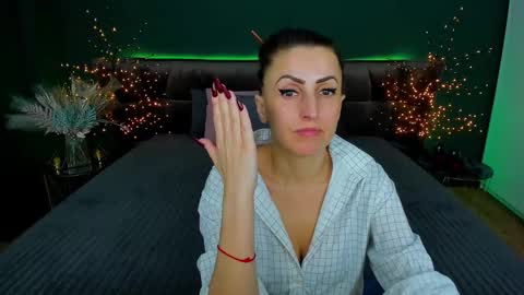 Snapshot of rebecca_diamonds chatting on 02-06-25, 09:43 rebecca_diamonds online show from 02-06-25, 09:43