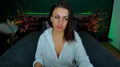 Snapshot of rebecca_diamonds chatting on 02-12-25, 01:37 rebecca_diamonds online show from 02-12-25, 01:37