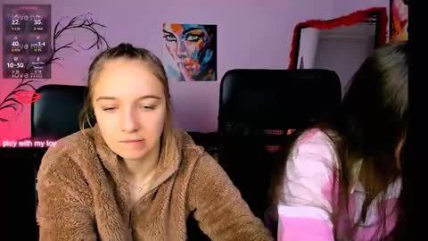 Snapshot of rebecca_smile_ chatting on 12-14-25, 10:09 rebecca_smile_ online show from 12-14-25, 10:09